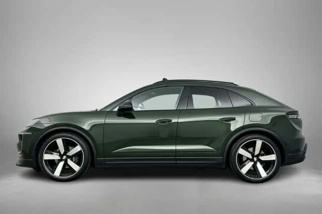 Porsche Macan (2024) thumbnail 6