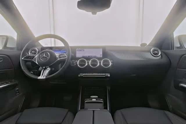 Mercedes-Benz EQA (2025) thumbnail 3