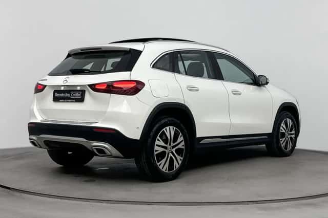 Mercedes-Benz GLA (2025) thumbnail 2