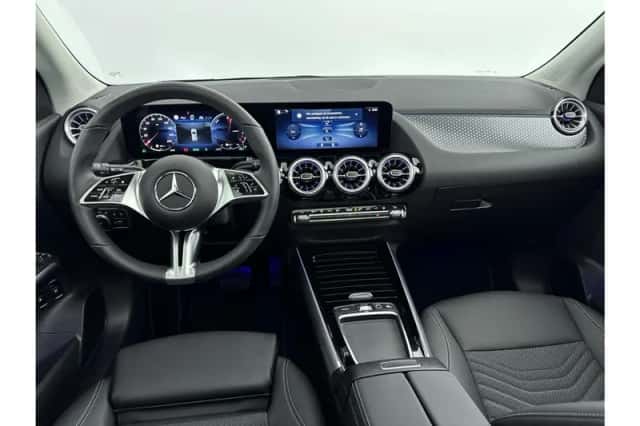 Mercedes-Benz GLA (2025) thumbnail 3