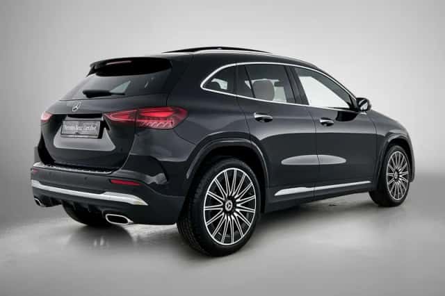 Mercedes-Benz GLA (2024) thumbnail 2