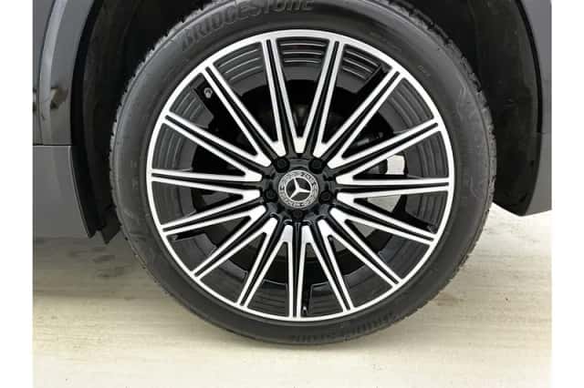 Mercedes-Benz GLA (2024) thumbnail 4