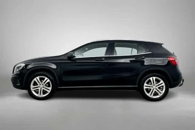 Mercedes-Benz GLA (2016) thumbnail 6