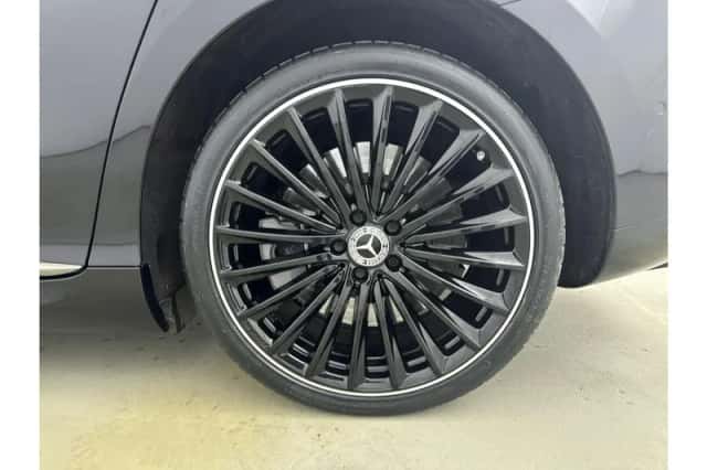 Mercedes-Benz EQE (2024) thumbnail 4