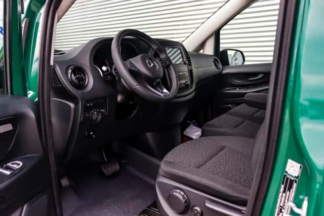 Mercedes-Benz eVito (2025) thumbnail 3