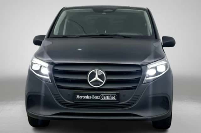 Mercedes-Benz Vito (2024) thumbnail 4