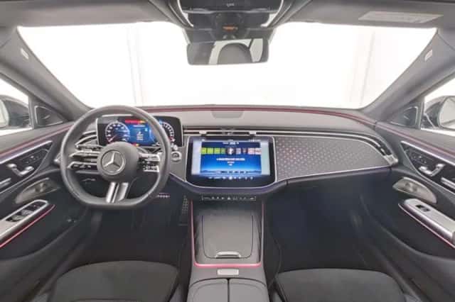 Mercedes-Benz E-Klasse (2025) thumbnail 3