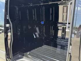 Mercedes-Benz Sprinter (2026) thumbnail 11