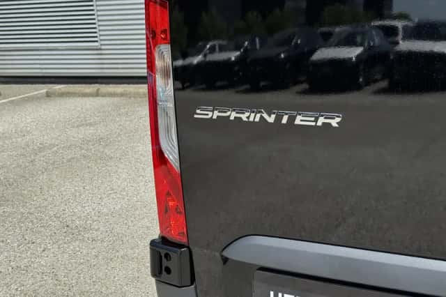 Mercedes-Benz Sprinter (2026) thumbnail 5