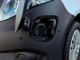 Mercedes-Benz eVito (2025) thumbnail 31
