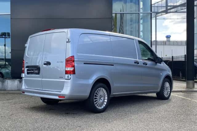 Mercedes-Benz Vito (2024) thumbnail 3