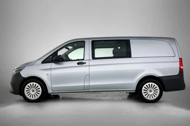 Mercedes-Benz Vito (2024) thumbnail 2