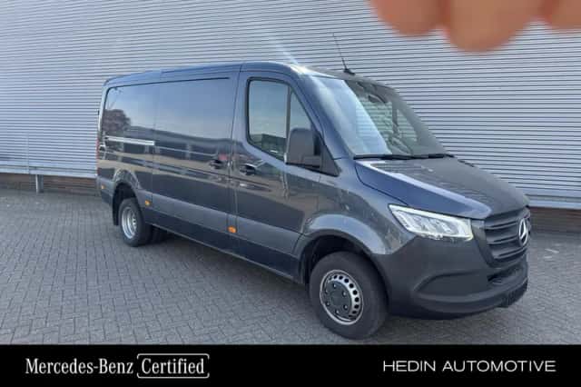 Mercedes-Benz Sprinter (2024) thumbnail 1