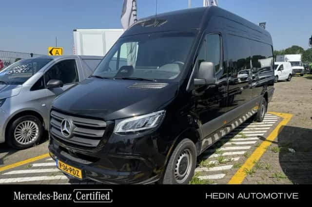 Mercedes-Benz Sprinter (2024) thumbnail 1