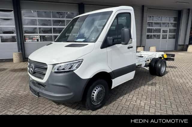 Mercedes-Benz Sprinter (2024) thumbnail 1
