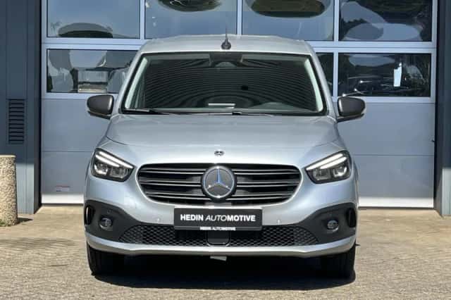 Mercedes-Benz eCitan (2025) thumbnail 5