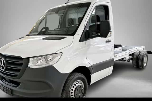 Mercedes-Benz Sprinter (2026) thumbnail 1