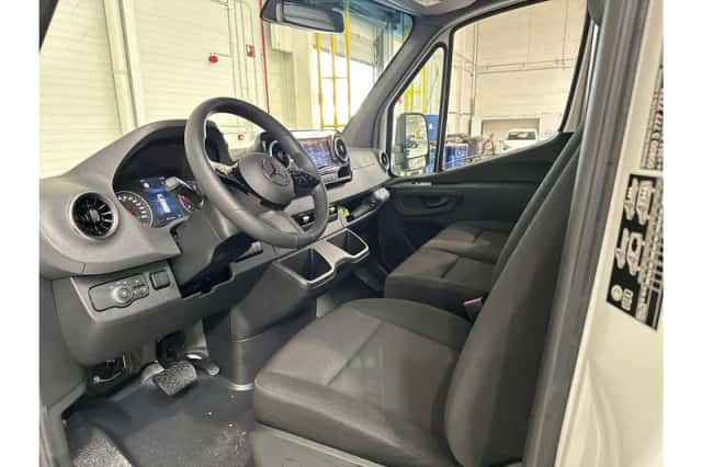 Mercedes-Benz Sprinter (2026) thumbnail 6