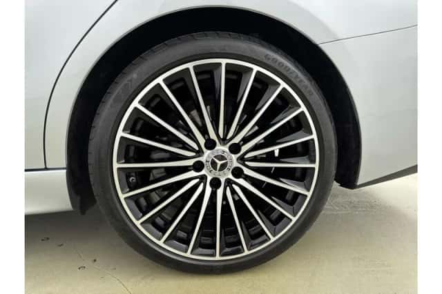 Mercedes-Benz C-Klasse (2024) thumbnail 4