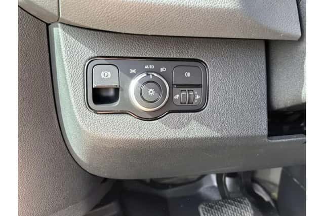 Mercedes-Benz Sprinter (2021) thumbnail 4