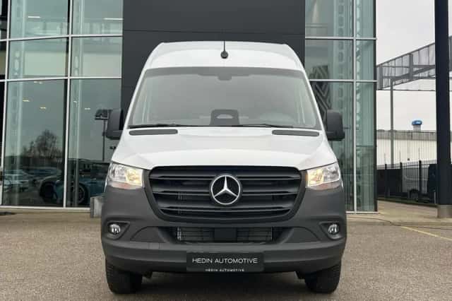 Mercedes-Benz Sprinter (2026) thumbnail 3