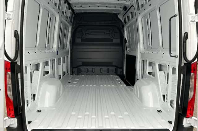 Mercedes-Benz Sprinter (2026) thumbnail 6