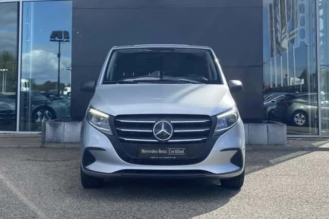 Mercedes-Benz Vito (2024) thumbnail 2