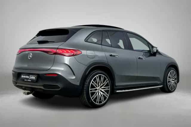 Mercedes-Benz EQE (2023) thumbnail 2