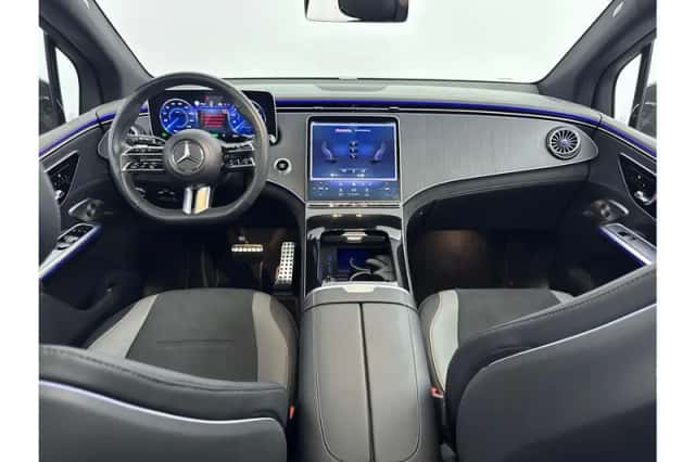 Mercedes-Benz EQE (2023) thumbnail 3