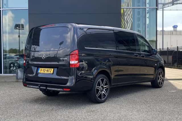 Mercedes-Benz Vito (2024) thumbnail 2