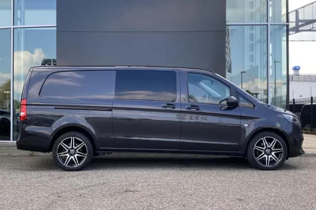 Mercedes-Benz Vito (2024) thumbnail 3