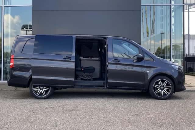 Mercedes-Benz Vito (2024) thumbnail 5