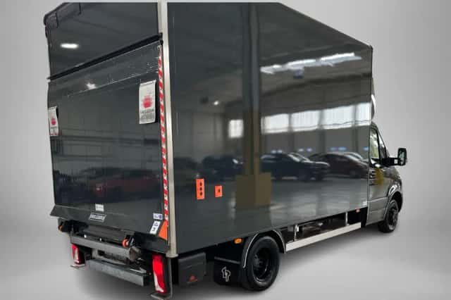 Mercedes-Benz Sprinter (2024) thumbnail 2