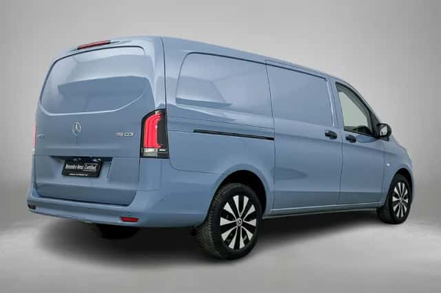 Mercedes-Benz Vito (2024) thumbnail 2