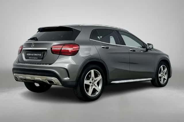 Mercedes-Benz GLA (2019) thumbnail 2