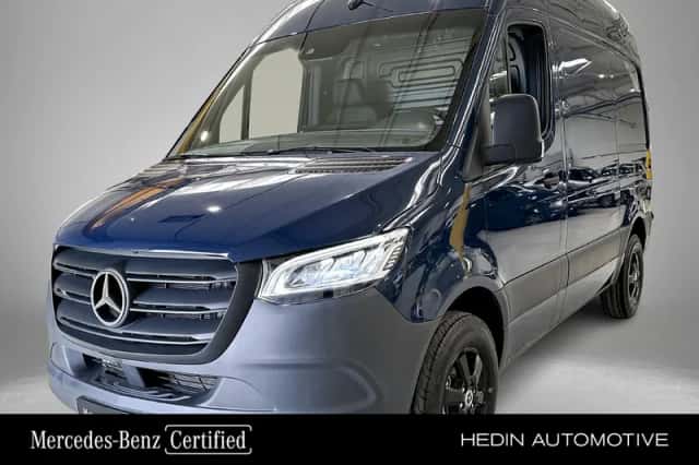 Mercedes-Benz Sprinter (2024) thumbnail 1
