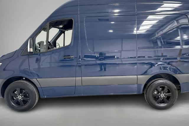 Mercedes-Benz Sprinter (2024) thumbnail 4
