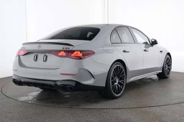 Mercedes-Benz E-Klasse (2025) thumbnail 2