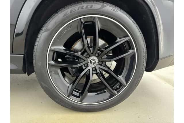 Mercedes-Benz GLE (2023) thumbnail 6