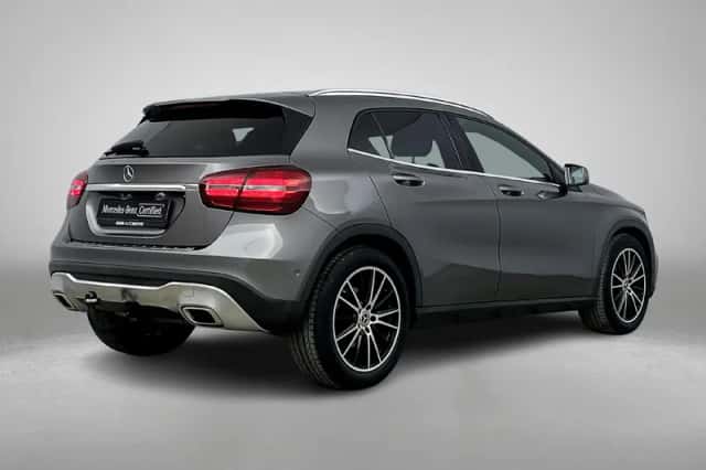 Mercedes-Benz GLA (2019) thumbnail 2