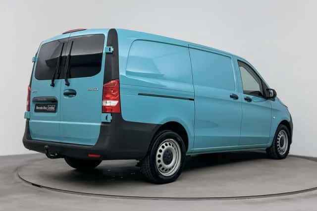 Mercedes-Benz Vito (2022) thumbnail 2