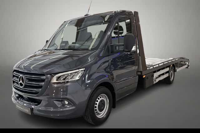 Mercedes-Benz Sprinter (2024) thumbnail 1
