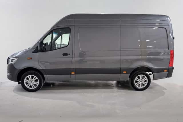 Mercedes-Benz Sprinter (2024) thumbnail 4