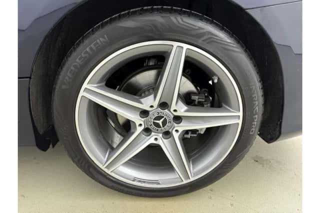 Mercedes-Benz C-Klasse (2017) thumbnail 3