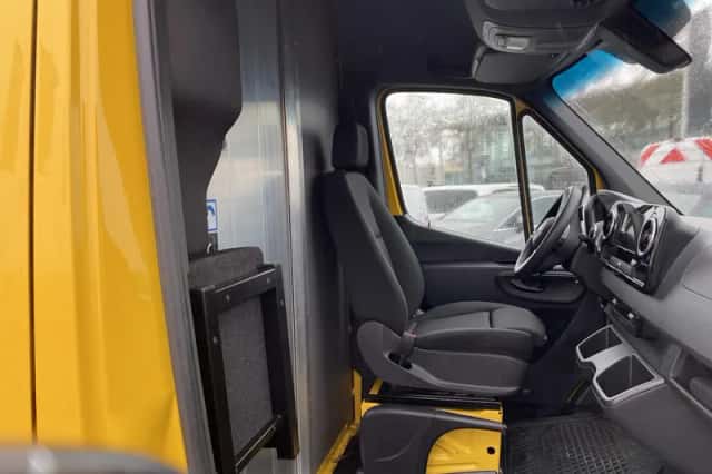 Mercedes-Benz Sprinter (2024) thumbnail 4