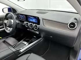 Mercedes-Benz GLA (2024) thumbnail 9