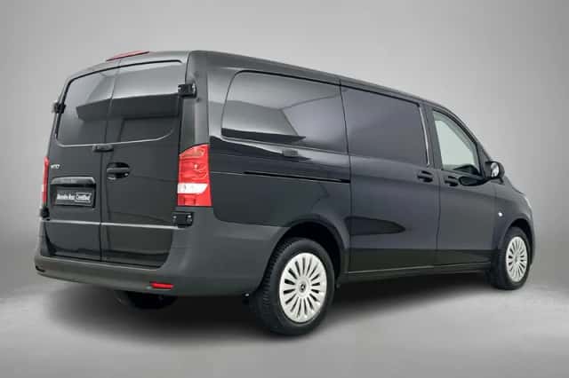 Mercedes-Benz Vito (2024) thumbnail 2
