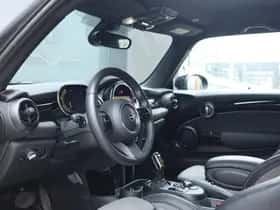 MINI Electric (2023) thumbnail 16
