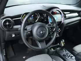 MINI Electric (2023) thumbnail 9