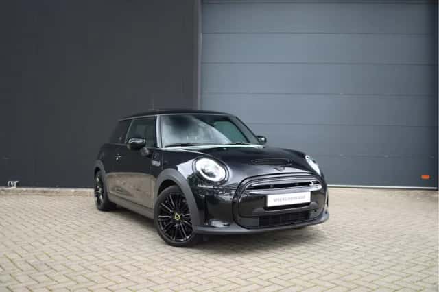MINI Electric (2022) thumbnail 2